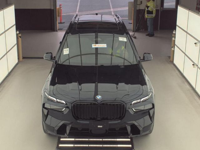 2023 BMW X7 xDrive40i Sports Activity Vehicle - 22950446 - 2