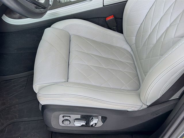 2023 BMW X7 xDrive40i Sports Activity Vehicle - 23025877 - 19