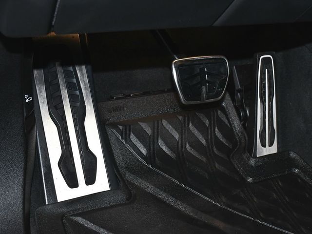 2023 BMW XM Base - 23063414 - 19