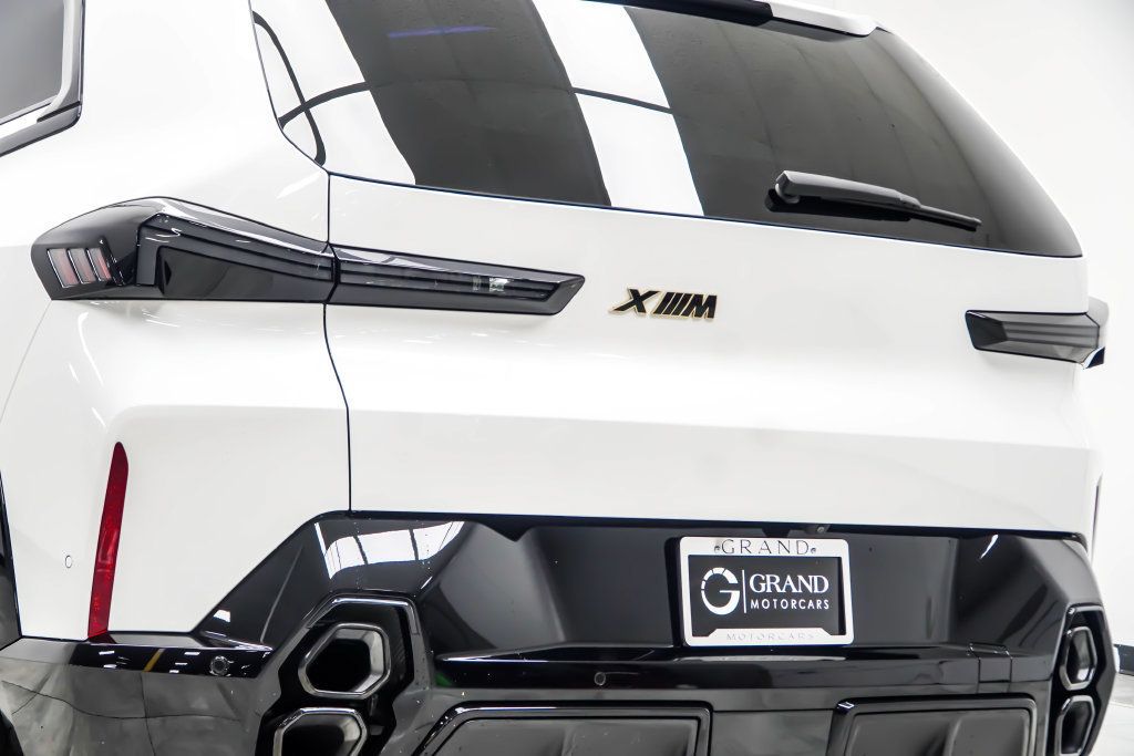BMW XM photo 18