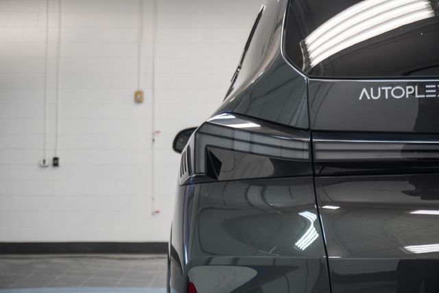 2023 BMW XM Sports Activity Vehicle - 23085519 - 38