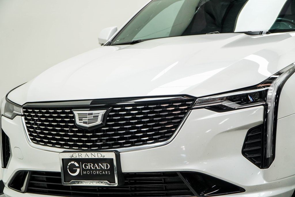 2023 Cadillac CT4 Luxury photo 2