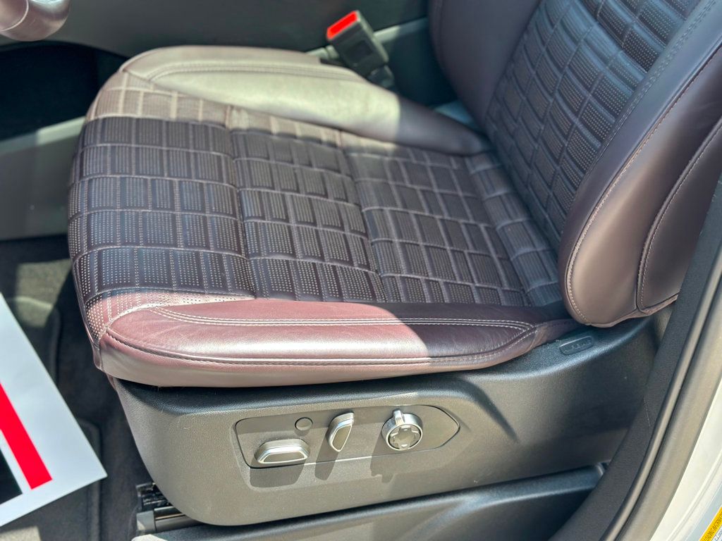 2023 Cadillac Escalade Sport Platinum photo 15