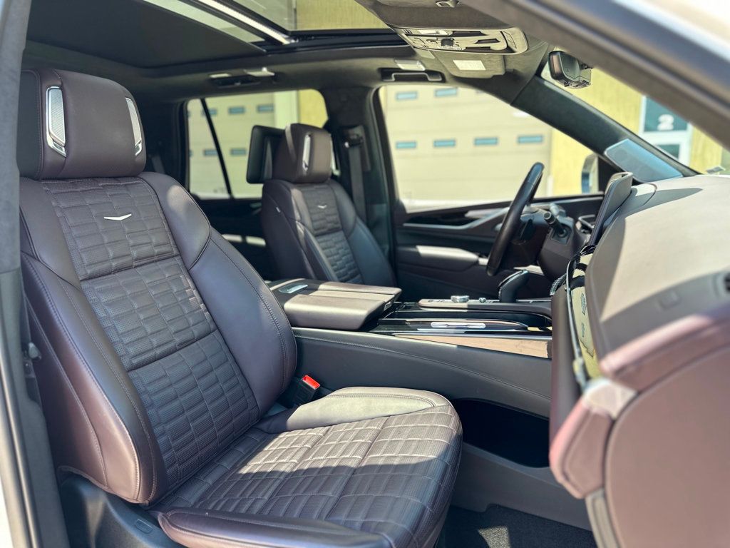 2023 Cadillac Escalade Sport Platinum photo 18