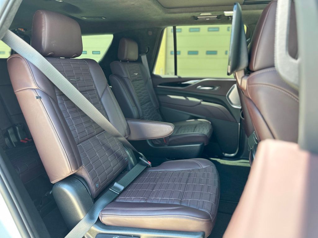 2023 Cadillac Escalade Sport Platinum photo 19