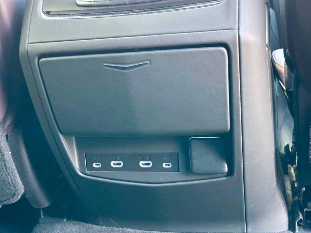 2023 Cadillac Escalade Sport Platinum photo 32
