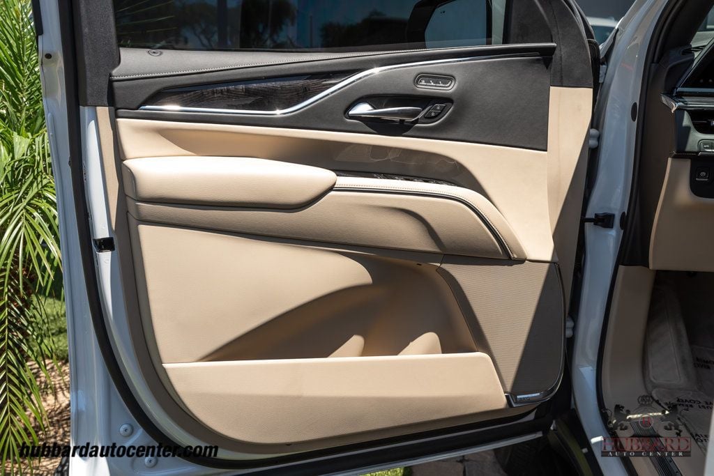 2023 Cadillac Escalade Premium Luxury photo 12