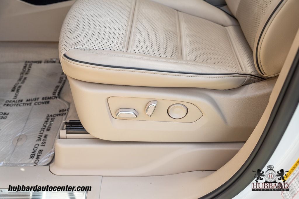 2023 Cadillac Escalade Premium Luxury photo 15