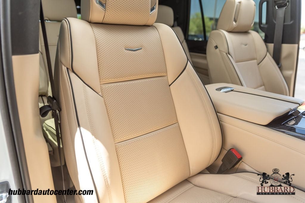 2023 Cadillac Escalade Premium Luxury photo 22
