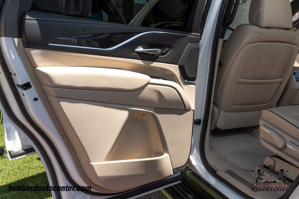 2023 Cadillac Escalade Premium Luxury photo 23