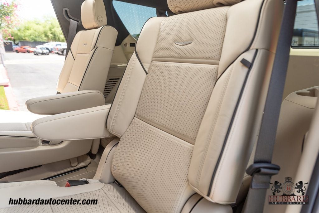 2023 Cadillac Escalade Premium Luxury photo 24