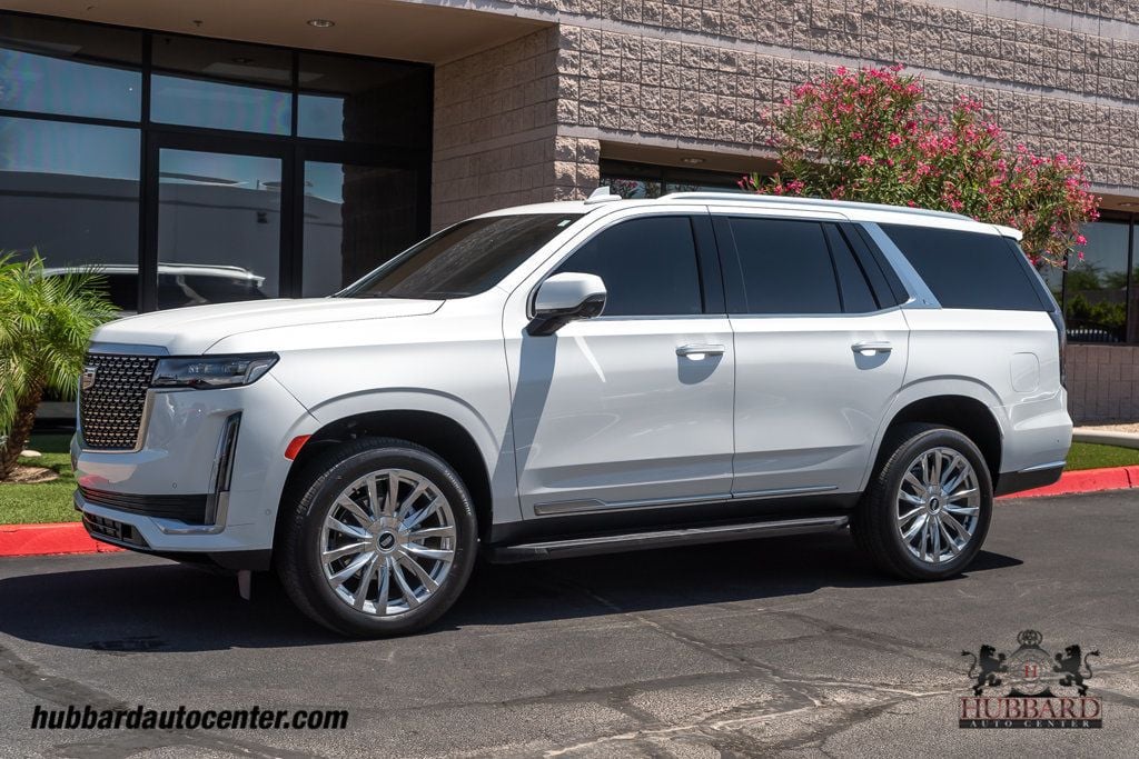 2023 Cadillac Escalade Premium Luxury photo 3