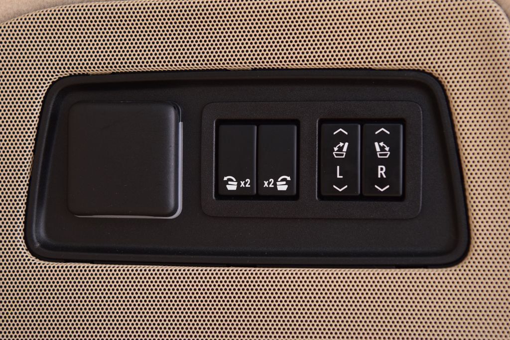 2023 Cadillac Escalade 4WD 4dr Premium Luxury - 22997612 - 25