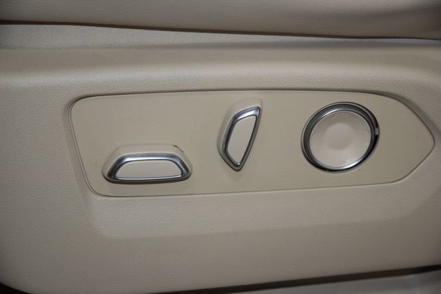 2023 Cadillac Escalade 4WD 4dr Premium Luxury - 22997612 - 40