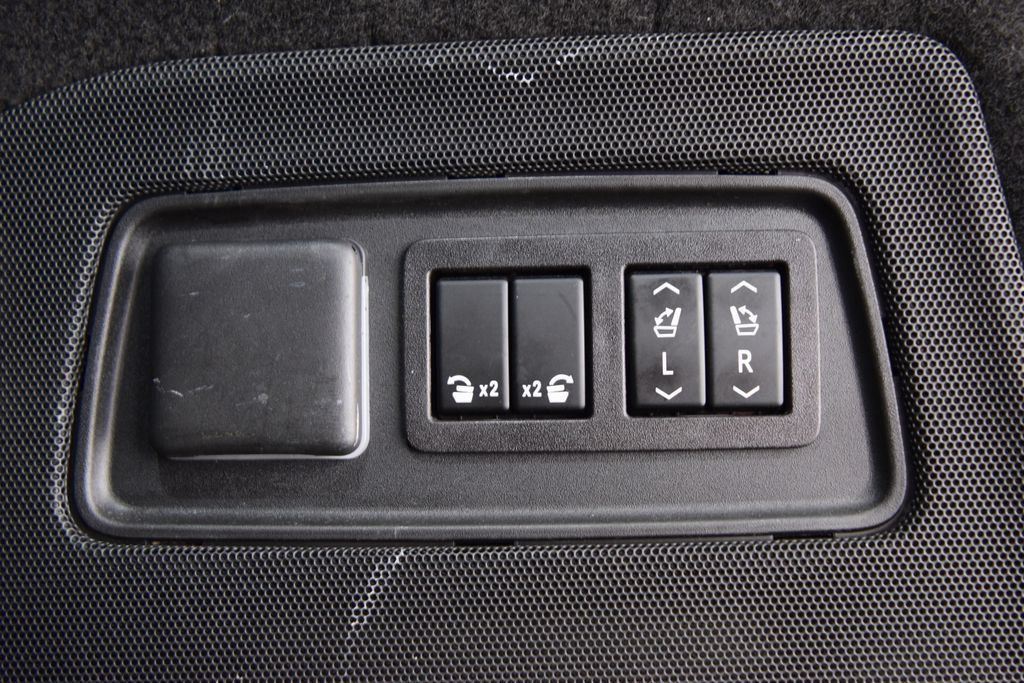 2023 Cadillac Escalade 4WD 4dr Premium Luxury - 23021313 - 25