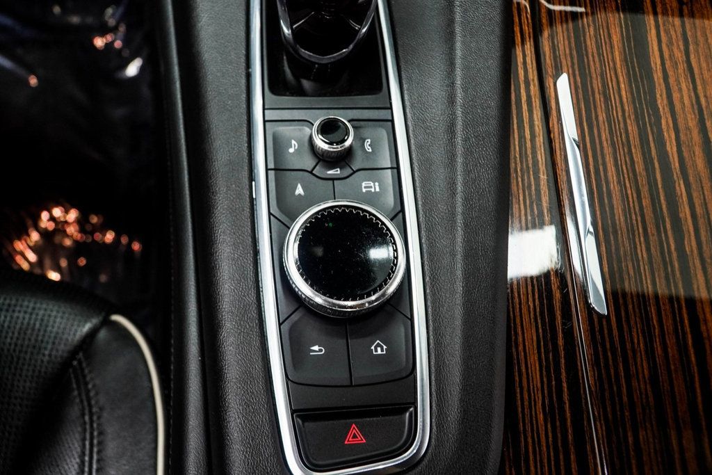 2023 Cadillac Escalade Premium Luxury photo 16