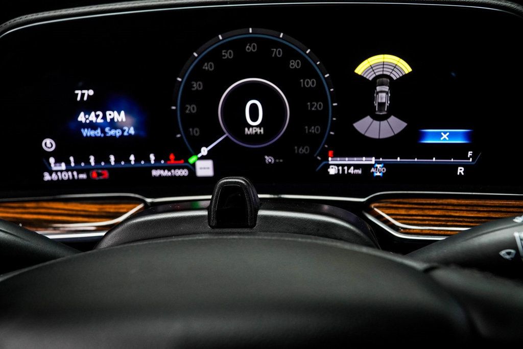 2023 Cadillac Escalade Premium Luxury photo 30