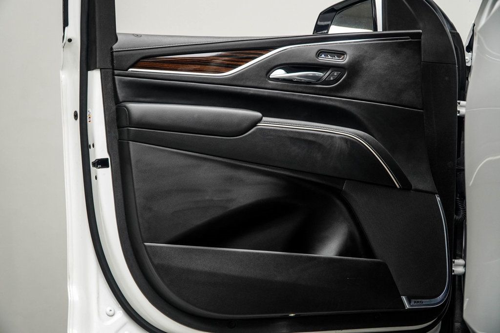 2023 Cadillac Escalade Premium Luxury photo 31