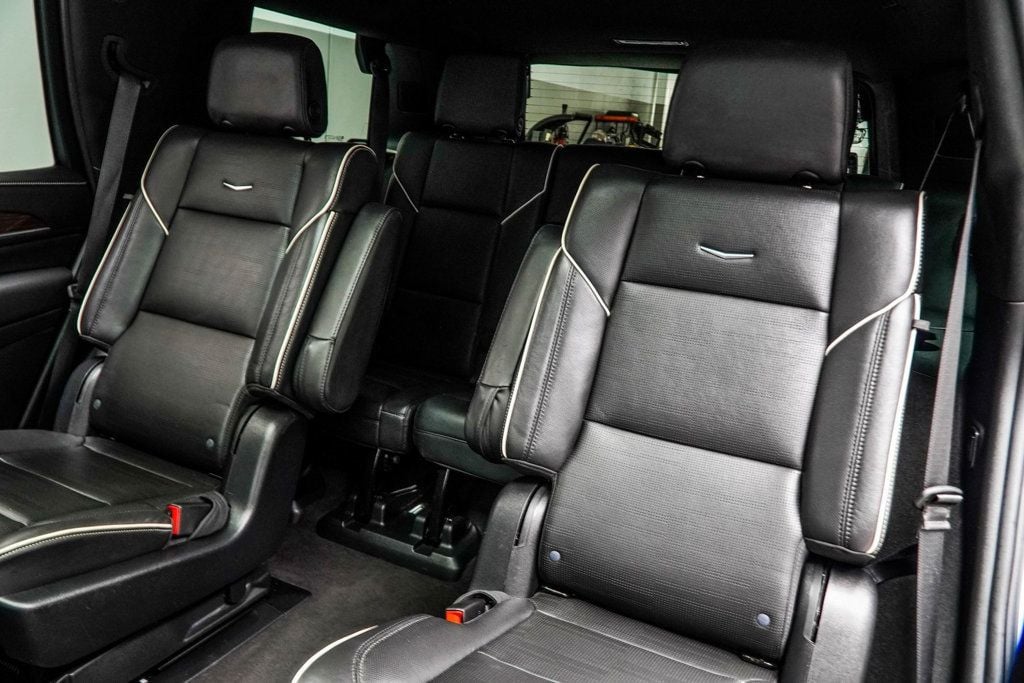 2023 Cadillac Escalade Premium Luxury photo 38