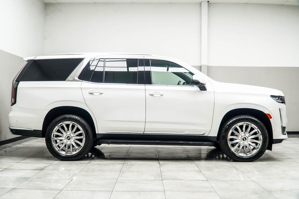 2023 Cadillac Escalade Premium Luxury photo 4