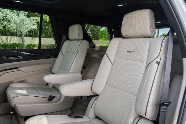 2023 Cadillac Escalade 4WD 4dr Premium Luxury - 23014380 - 22