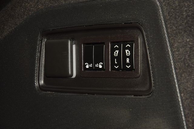 2023 Cadillac Escalade 4WD 4dr Sport - 22953638 - 31