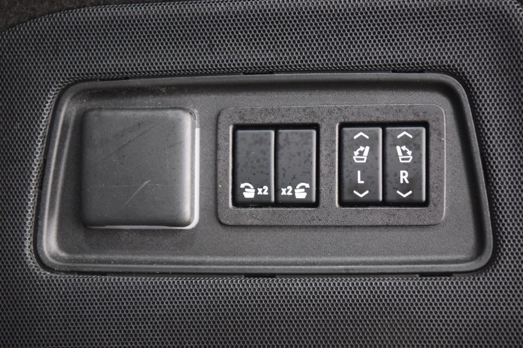 2023 Cadillac Escalade 4WD 4dr Sport - 23058796 - 26