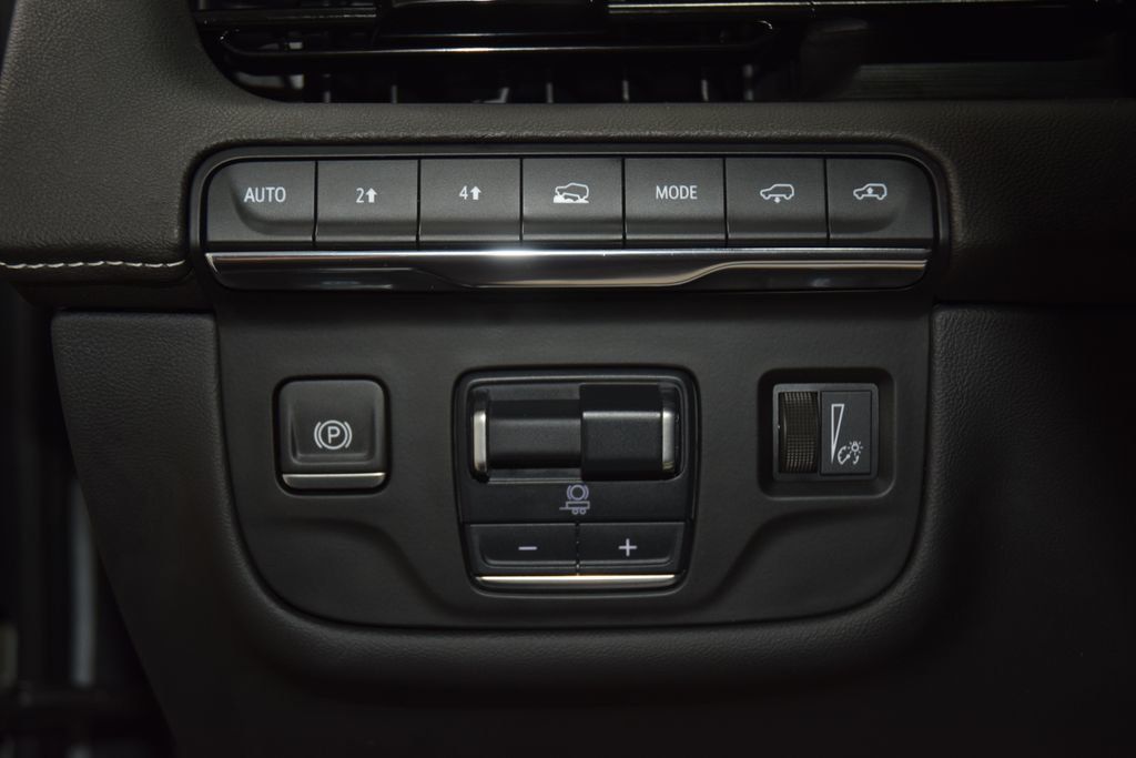 2023 Cadillac Escalade 4WD 4dr Sport - 23058796 - 38