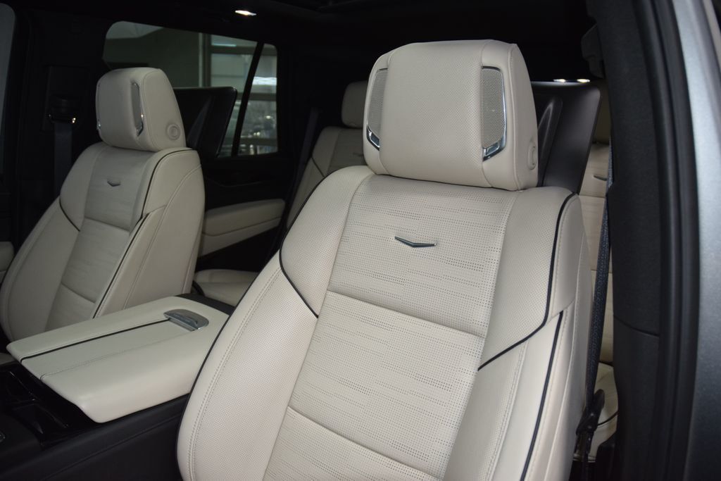 2023 Cadillac Escalade 4WD 4dr Sport - 23058796 - 44