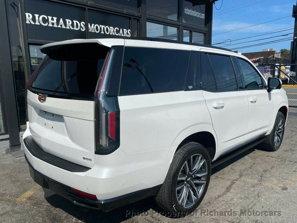 2023 Cadillac Escalade Sport Platinum photo 2