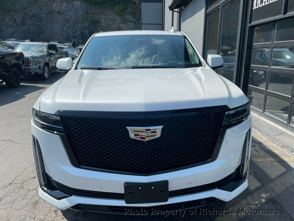 2023 Cadillac Escalade Sport Platinum photo 3