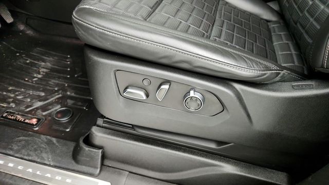 2023 Cadillac Escalade 4WD 4dr Sport Platinum - 22942274 - 11