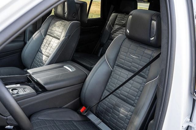 2023 Cadillac Escalade AWD 4dr V-Series - 22938493 - 31