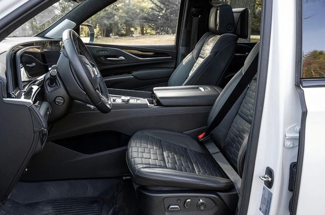 2023 Cadillac Escalade AWD 4dr V-Series - 22938493 - 32