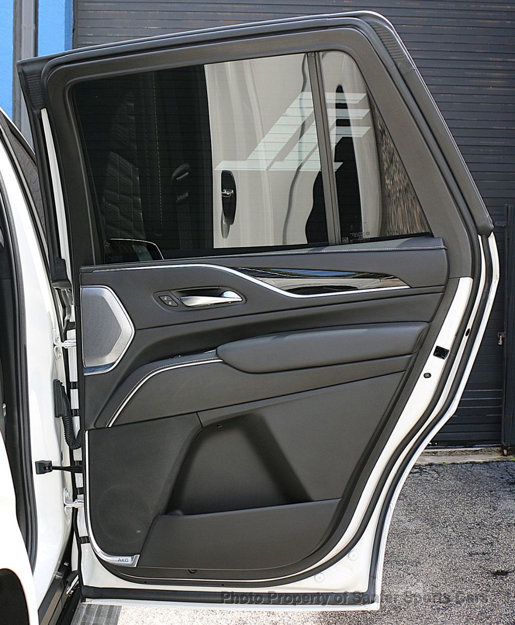 2023 Cadillac Escalade AWD 4dr V-Series - 23059275 - 22