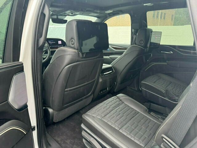 2023 Cadillac Escalade MSRP$120115/SportPlatinum/4WD/SuperCruise/HeadsUpDisplay/NAV - 22606982 - 10