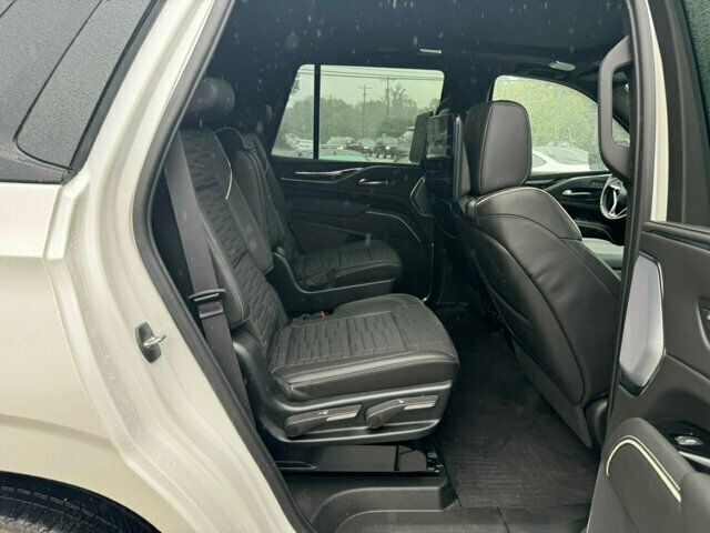 2023 Cadillac Escalade MSRP$120115/SportPlatinum/4WD/SuperCruise/HeadsUpDisplay/NAV - 22606982 - 16