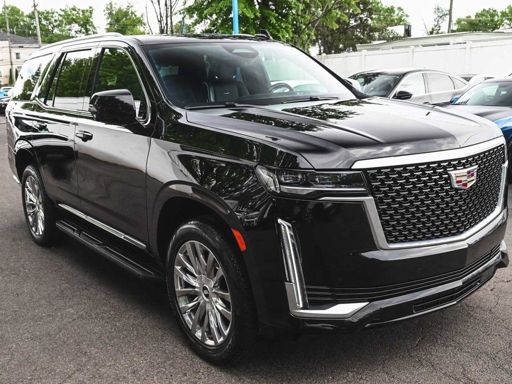 2023 Cadillac Escalade Premium Luxury photo 3