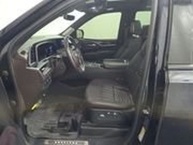 2023 Cadillac Escalade Sport Platinum photo 3