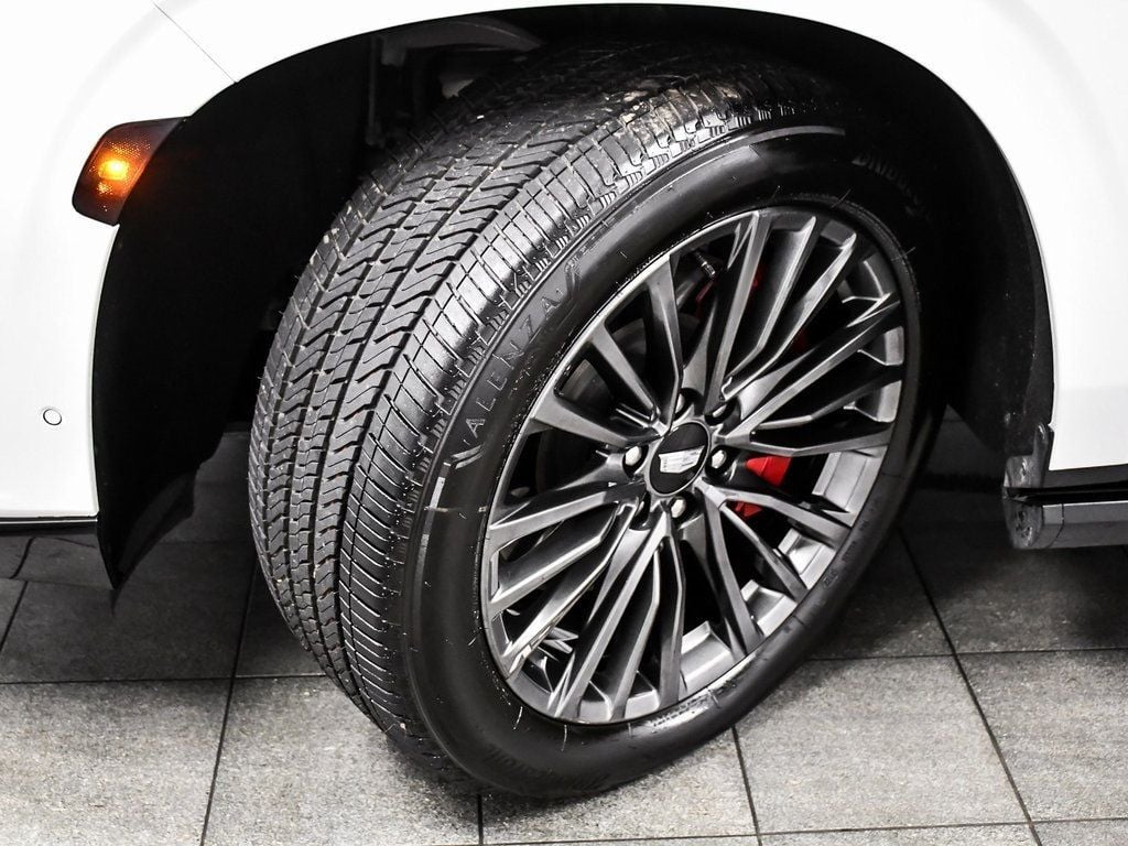 2023 Cadillac Escalade V-Series photo 7