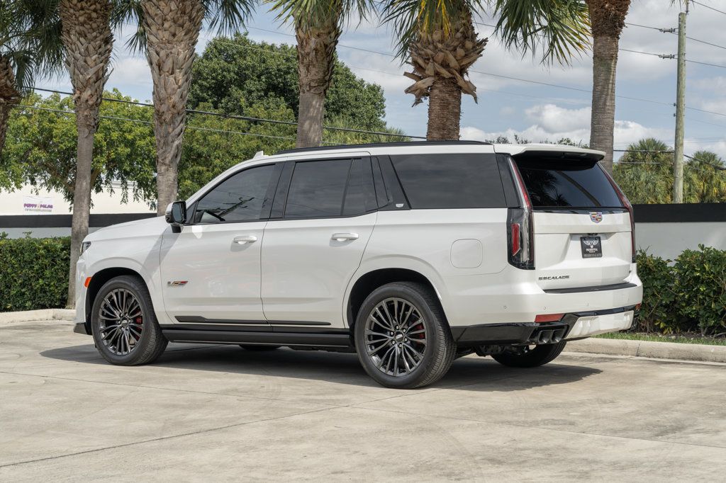 2023 Cadillac Escalade V-Series photo 4
