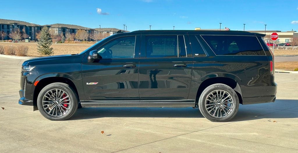 2023 Cadillac Escalade ESV 2023 CADILLAC ESCALADE ESV 4WD SUPERCHARGED V-SERIES - 22717774 - 1