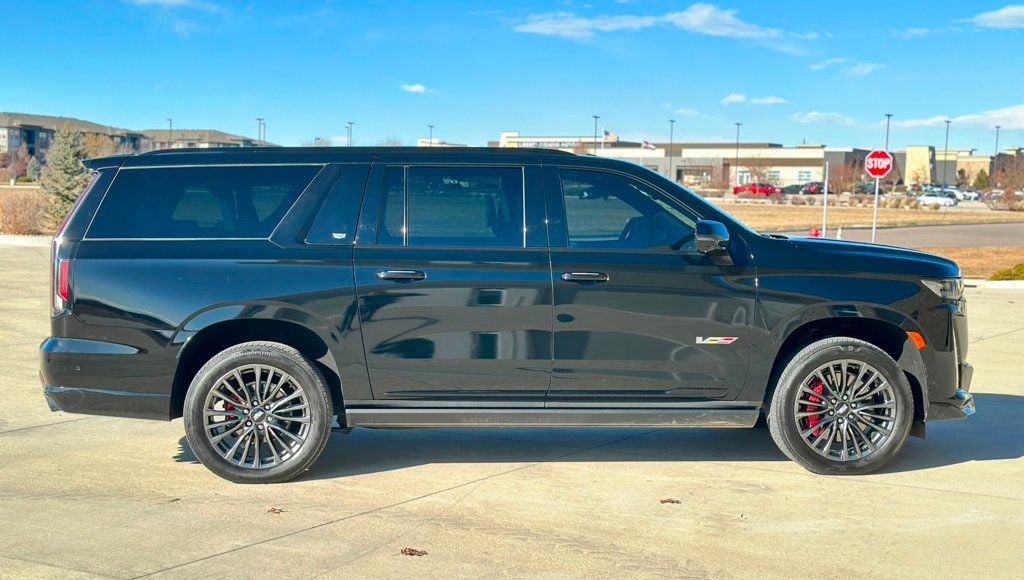 2023 Cadillac Escalade ESV 2023 CADILLAC ESCALADE ESV 4WD SUPERCHARGED V-SERIES - 22717774 - 5