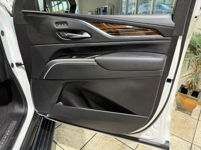 2023 Cadillac Escalade ESV Premium Luxury photo 31