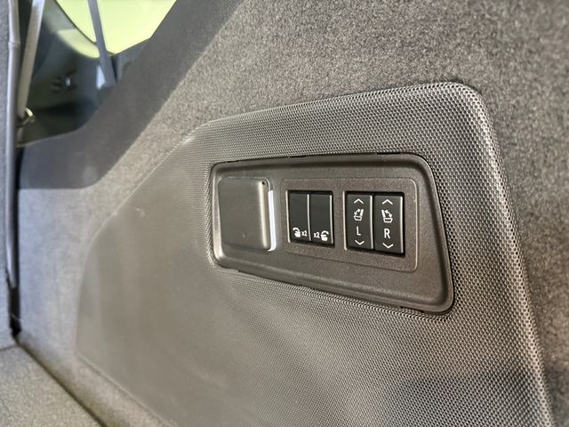 2023 Cadillac Escalade ESV 4WD 4dr Sport Platinum - 23098682 - 69