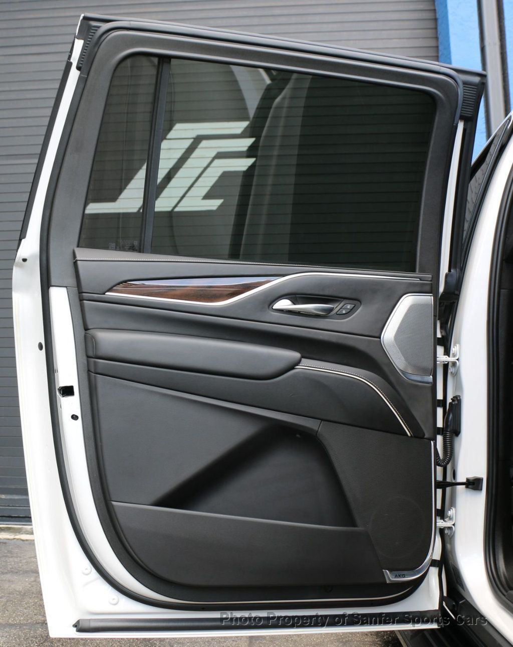 2023 Cadillac Escalade ESV 4WD 4dr Sport Platinum - 22419260 - 19
