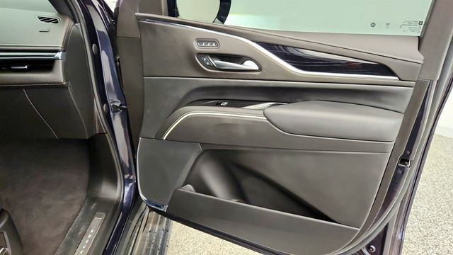 2023 Cadillac Escalade ESV 4WD 4dr Sport w/ Touring Package & Retractable Steps - 23044980 - 26