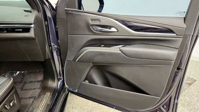 2023 Cadillac Escalade ESV 4WD 4dr Sport w/ Touring Pkg, Super Cruise & Rear Entertainment - 23032592 - 28