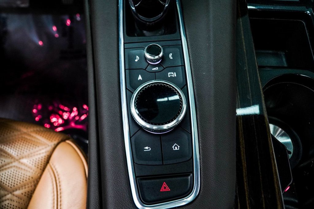2023 Cadillac Escalade ESV Premium Luxury photo 19