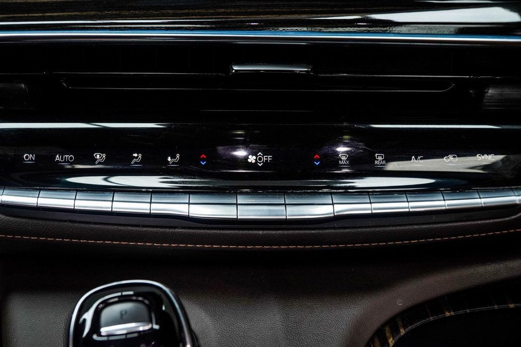 2023 Cadillac Escalade ESV Premium Luxury photo 22